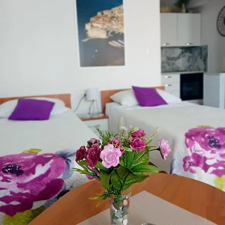 Ploce Apartment *